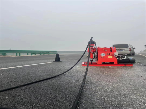 荔波马路路基路面开裂下沉注浆加固灌浆